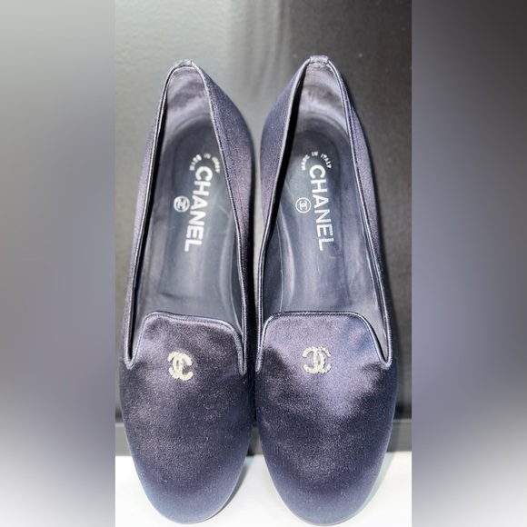 Chanel Satin Flats with Pearls on Heels - Picture 13 of 16